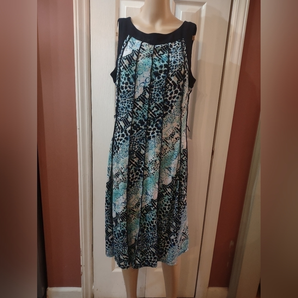 Perceptions New York women's plus size 14 blue and black dress